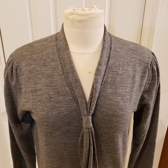 Dalkeith made in England 100% Pure Virgin wool V Neck Sweater w/ Tie Det… - Picture 2 of 10